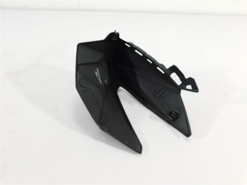 CZACHA CZASZA OWIEWKA PRZÓD SUZUKI GSX-S 125 18-21 U-11 51812-23KA