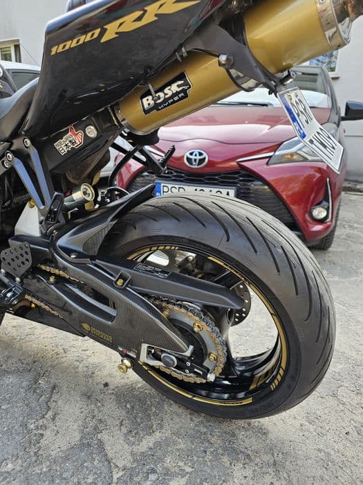 Honda cbr1000rr sc57 2004rok