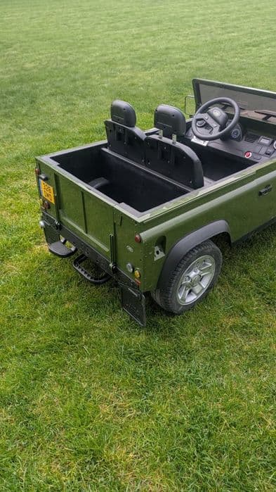 Oryginalny Land Rover Defender na Akumulator | Dwuosobowy | Pilot 2.4G | Stan BDB