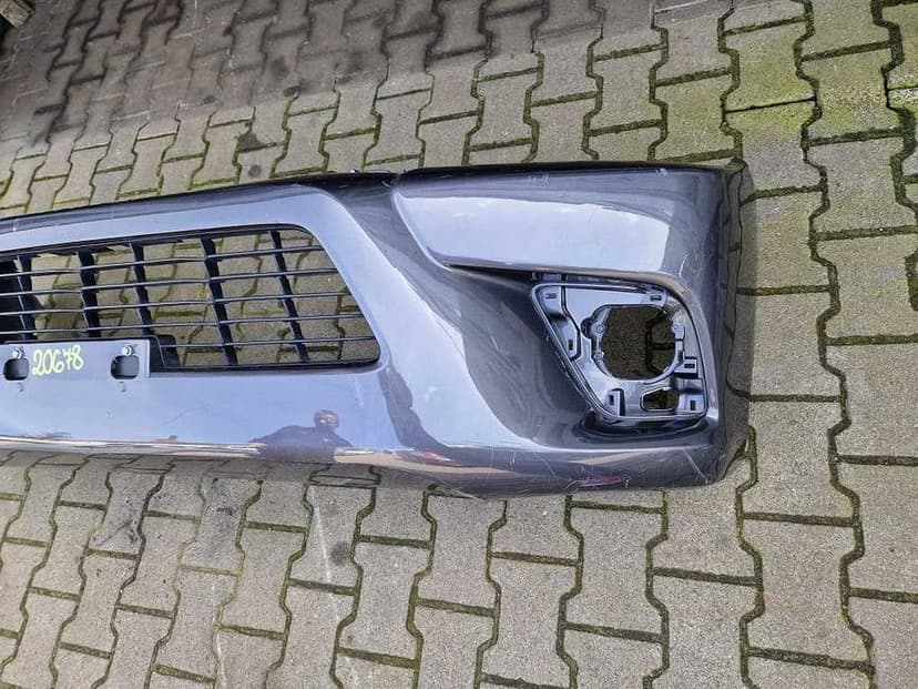 Toyota Hilux 15r.- Zderzak Przód