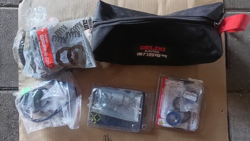 Kawasaki KX80 / KX85 cross 2T 30km – dużo części, stojak