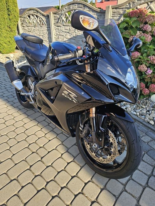 Suzuki gsxr 1000 K8  Niski przebieg