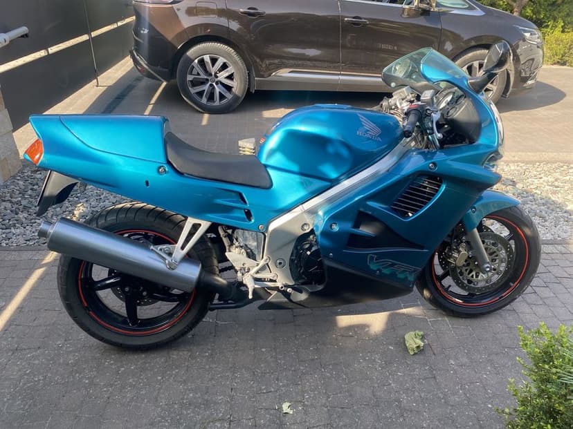 Honda VFR 750 RC36  idealna 33tyś.km klasyk