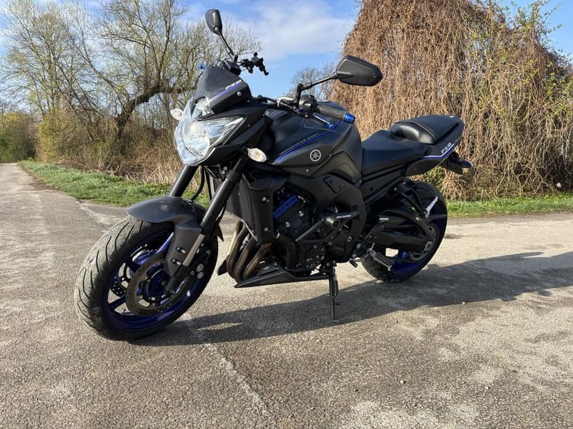 Yamaha FZ8  *niski przebieg*  dodatki !!!