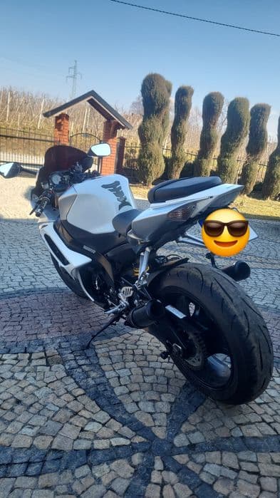 Suzuki GSX-R 1000 motor ścigacz k8 ładny, zadbany