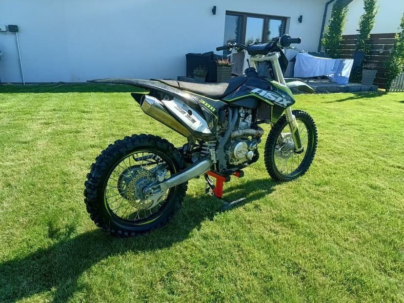 Cross Asix 300cm  XB39 stan bdb