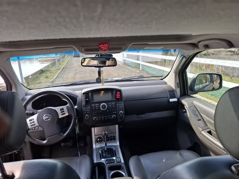 Nissan Navara 3.0  V6 automat