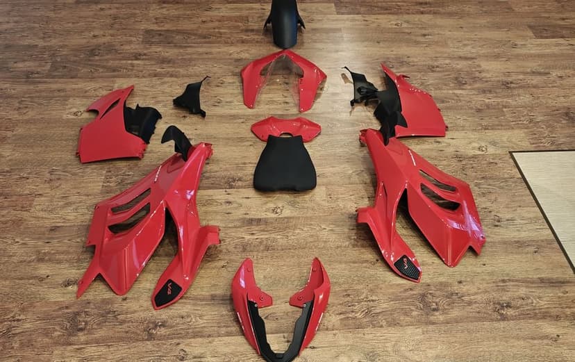 Zestaw oryginalnych owiewek do Ducati panigale v4s z 2020 r