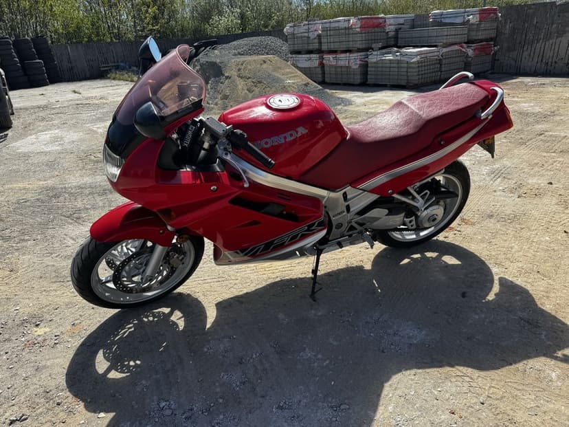 Honda VFR 750 RC36 1992r. 59tys bardzo zadbany z kufrem