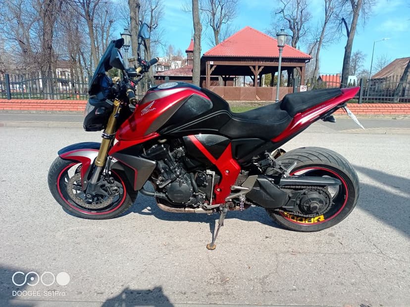Honda cb1000r z 2010 roku