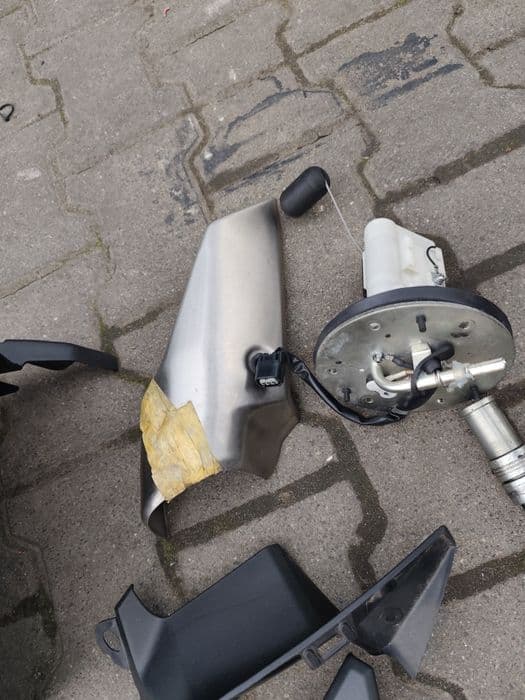 Kawasaki Ninja 650 Z650 Osłona  plastik owiewka set tłumik kolektor set zacisk ośka silnik pompa podnóżek dźwignia stopka