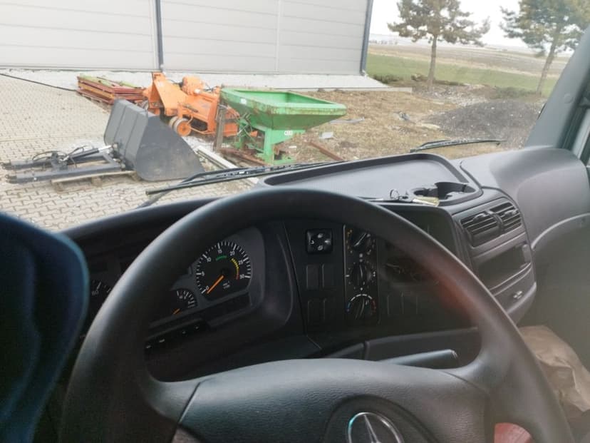 Mercedes atego 1318 chlodnia winda