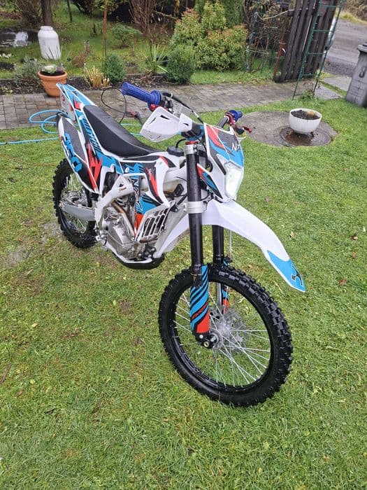 Cross Burton NXT 250