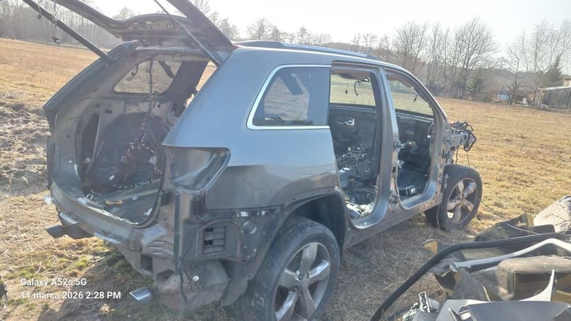 Jeep grand cherokee wk2  karoseria rama