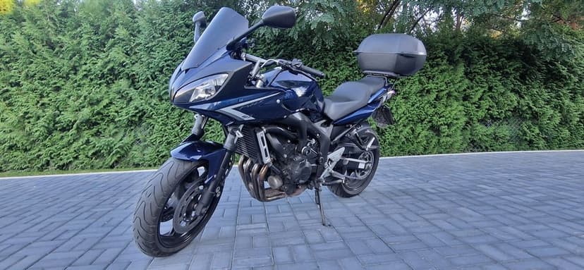 Zamienie  Motocykl Yamaha fz6 s2  2009