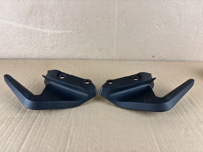 Ducati Monster 821 Rączki Rączka Prawa Lewa Uchwyty Uchwyt Pasażera