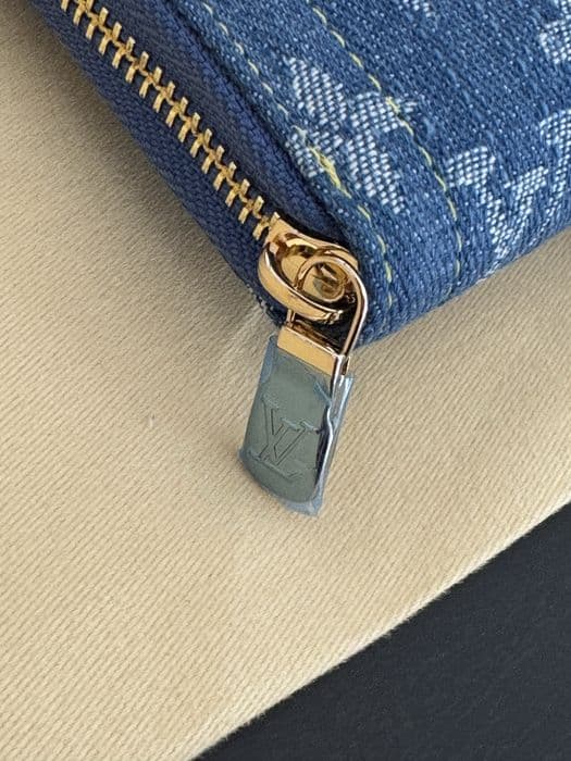 Nowy jeansowy portfel LV Louis Vuitton