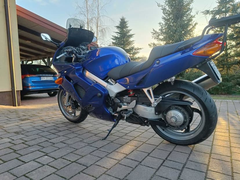 Honda VFR 800 fi RC46 !Rezerwacja!
