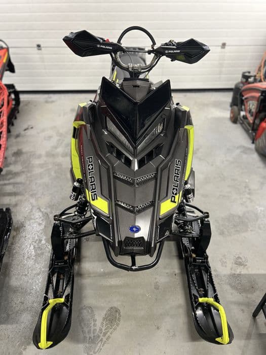 Polaris RMK PRO 800 AXYS z 2017 roku / Skuter Śnieżny