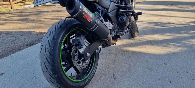 Kawasaki Z750 super stan.