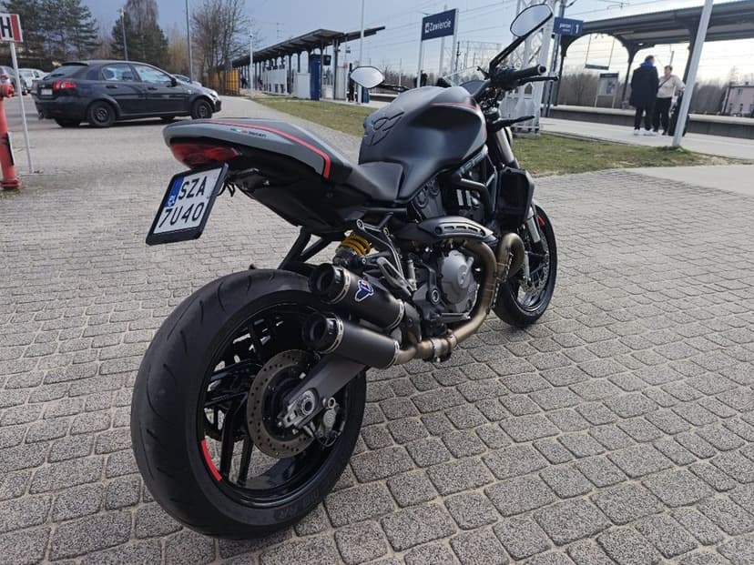 Ducati monster 821 A2