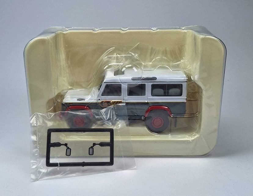 CORGI - LAND ROVER DEFENDER 110 "Eddie Stobart Ltd." , skala 1:43