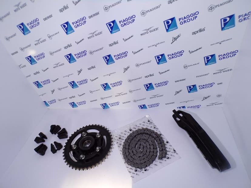 Napęd Łańcuch Zębatka Gumy Ślisk komplet Aprilia RS660 Tuono 660 OEM.