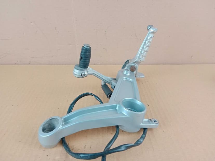 Aprilia RS 660 Prawy Set Kierowcy Podnóżek Przód Przedni Czujnik 20-25