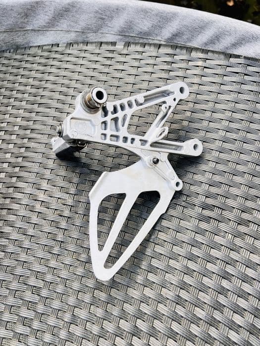 Honda cbr f4i sety lusterka lewy prawy stopki pasażera podnózki