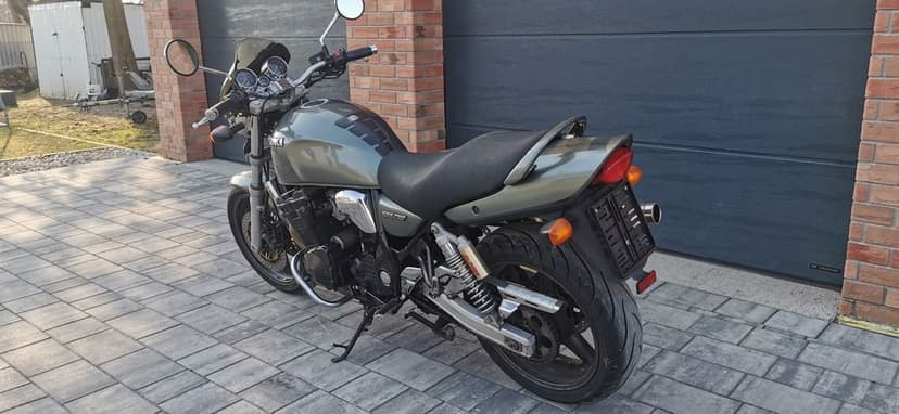 Suzuki gsx 750 AE inazuma