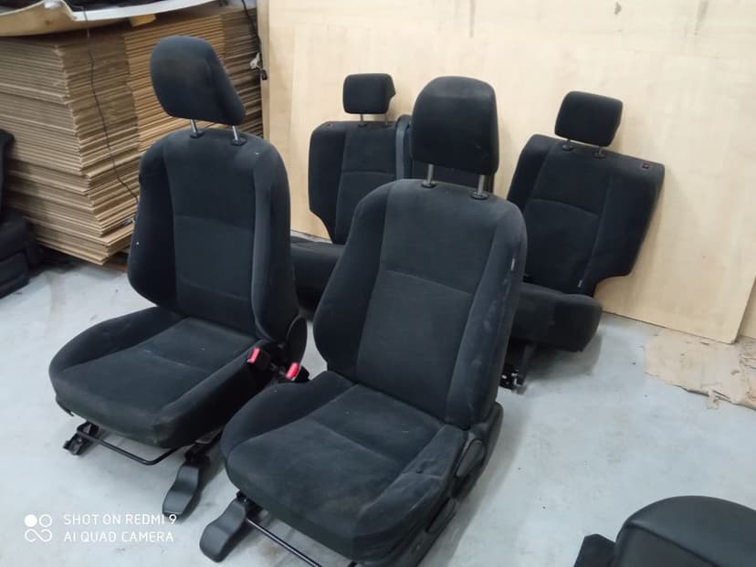 Fotele komplet Toyota Land Cruiser J150 Lift