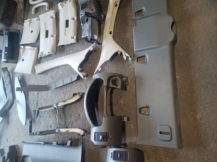 Plastiki wnętrza Nissan Navara D40 oryginał Europa