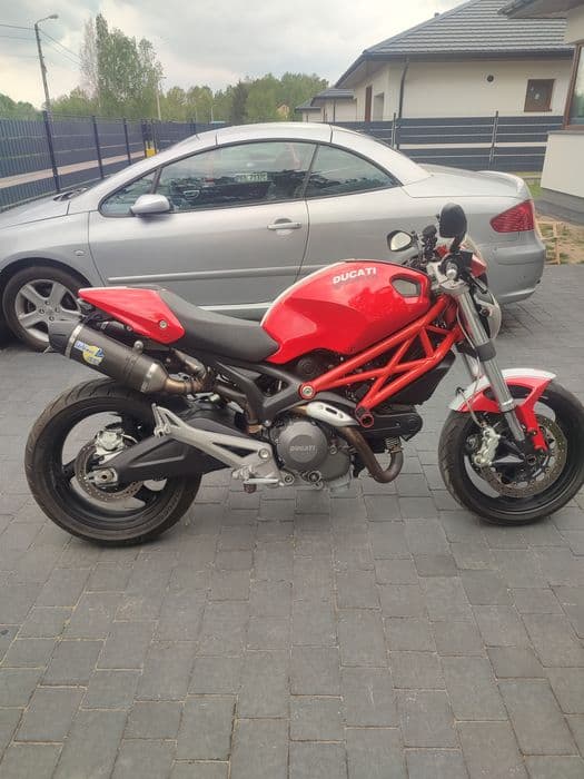 Ducati monster 696