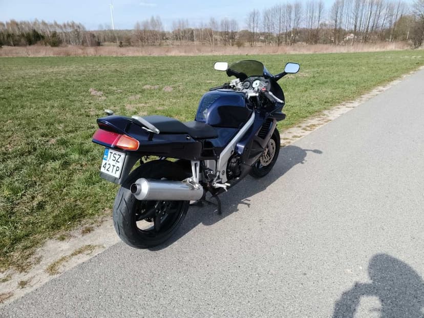 Honda VFR 750 RC36 II • 1996 • V4 • ZADBANA • GOTOWA DO JAZDY