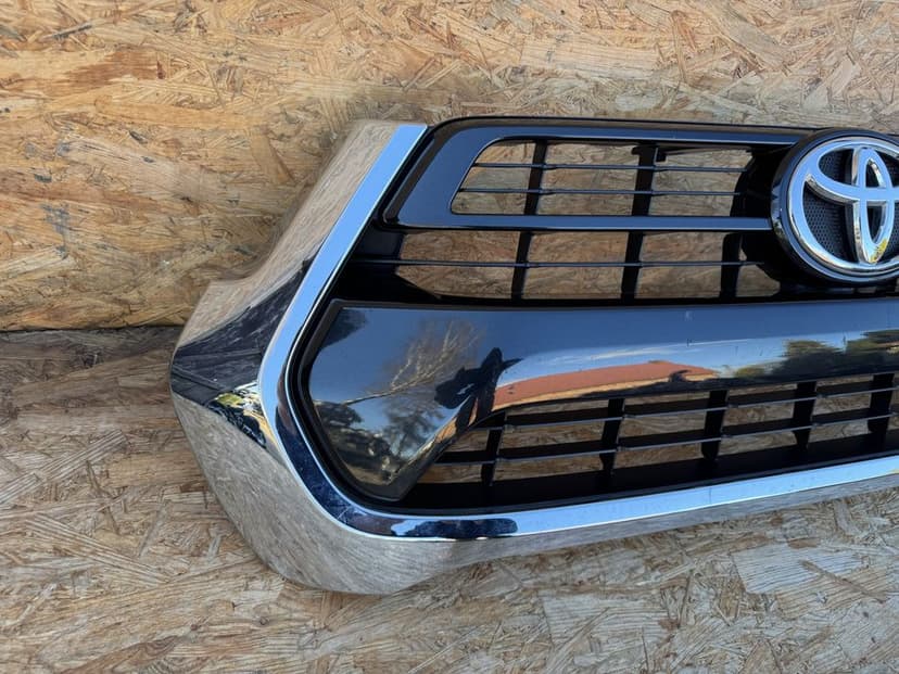 Grill atrapa chlodnicy toyota Hilux 8 VIII lift IX 9 20+ 53111-0KB30