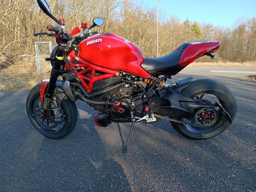 Ducati Monster 1200R salon Polska