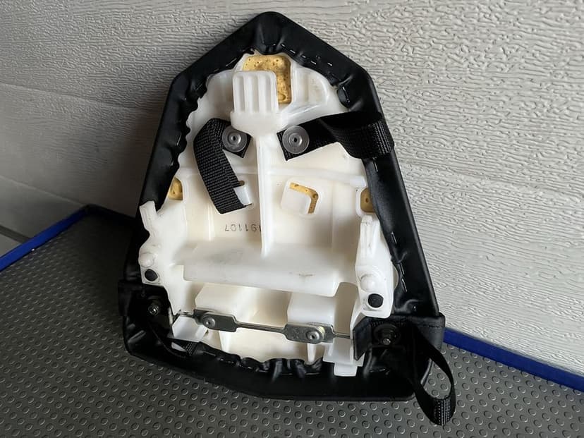 Kanapa pasazera fotel siedzenie yamaha r1 rn32