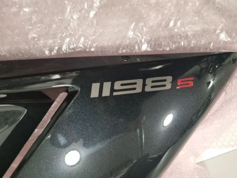 nowa owiewka osłona boczek pokrywa czasza ducati 1098 1198s 480.3.229