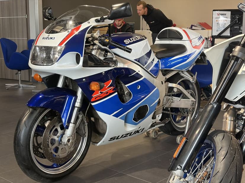 Suzuki GSX-R 750 SRAD oryginał