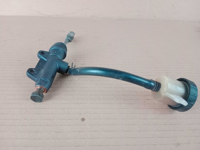 Aprilia Tuono RSV 1000 Mille Pompa Hamulca Tył Brembo Pompa Hamulcowa