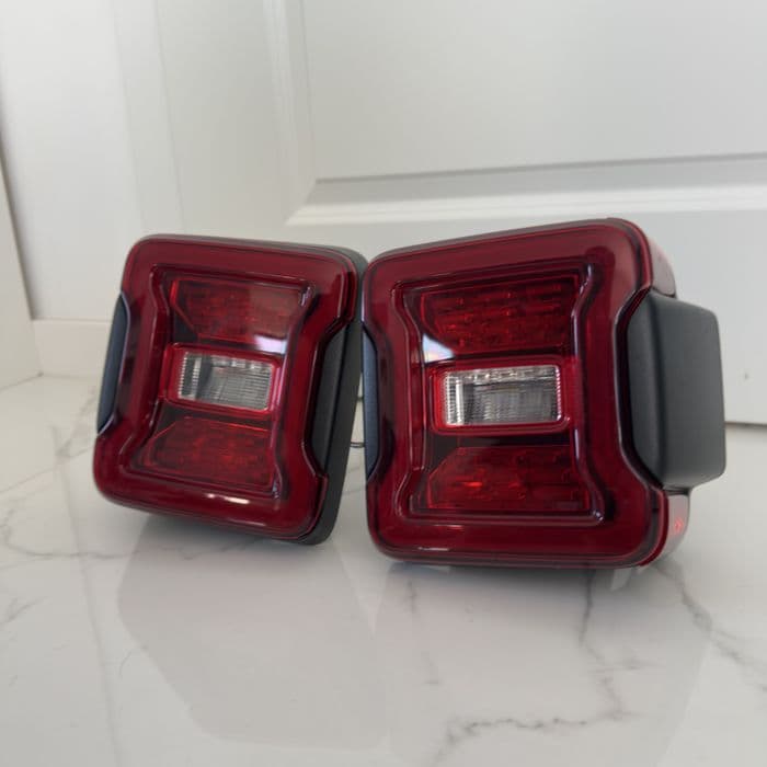 Lampy tylne Jeep Wrangler JL Europa Konwersja Usa Polskie Menu Mapa Carplay Kodowanie Dojazd do klienta