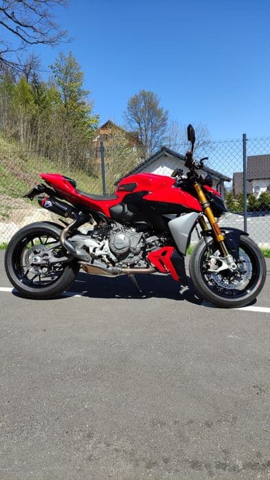 Ducati streetfighter v2s