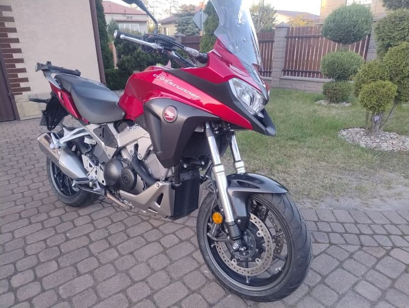 Honda Vfr 800 Crossrunner 2018 r super stan 39 tyś udokumentowany przebieg.