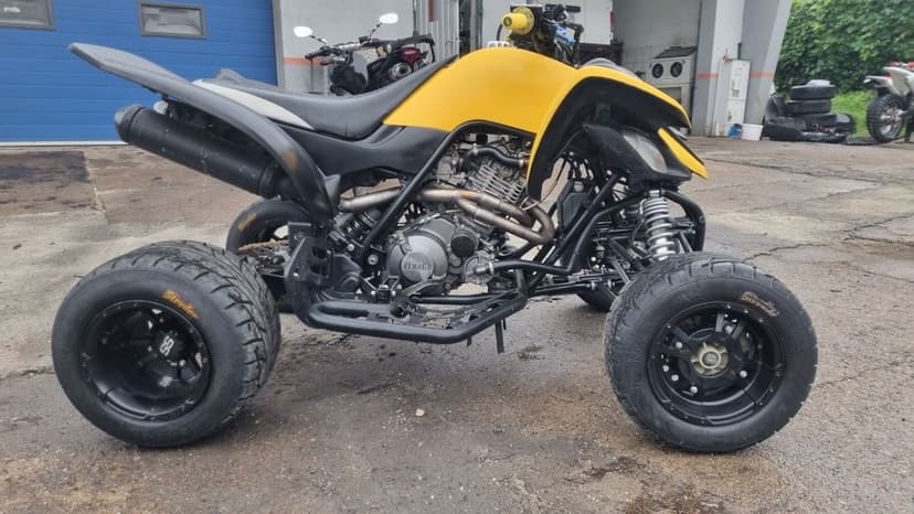 Yamaha raptor 660