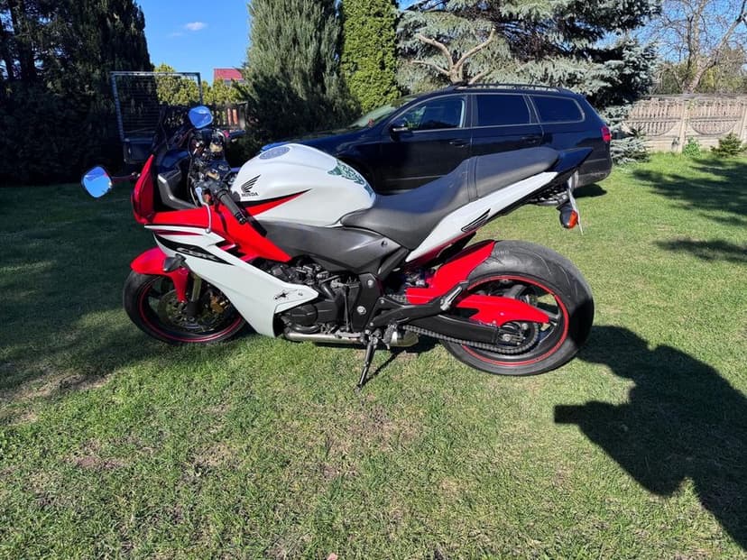 Honda cbr 600f roczniku 2012