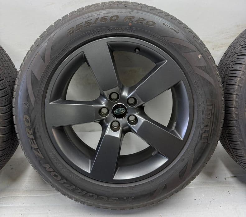 Land Rover Defender kola alu 255/60r20 Pirelli Oryginał 5x120