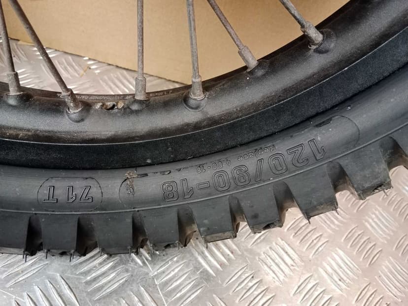 Beta RR 125 / 50 Koła Felgi Felga Koło Przód 90/90-21 Tył 120/90-18