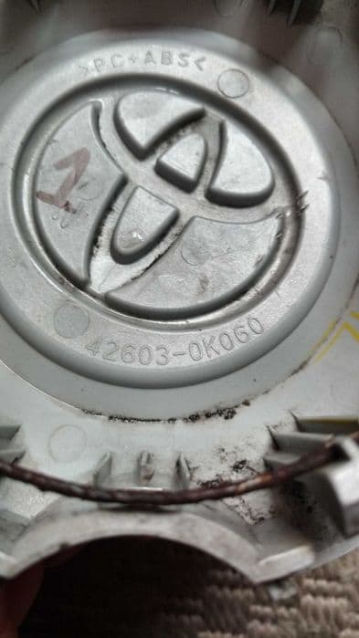 Dekielki kol Toyota Land Cruiser Hilux 42.603-0K060 para 42.603-0K150