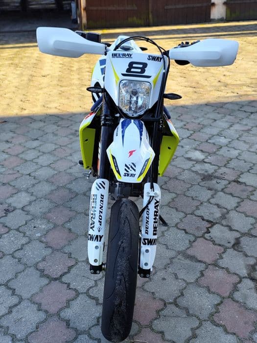Husqwarna 701 supermoto