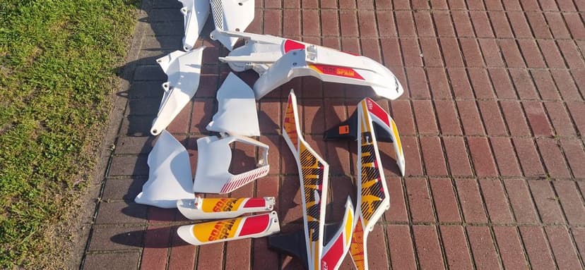 Sprzedam plastiki KTM HISZPANIA